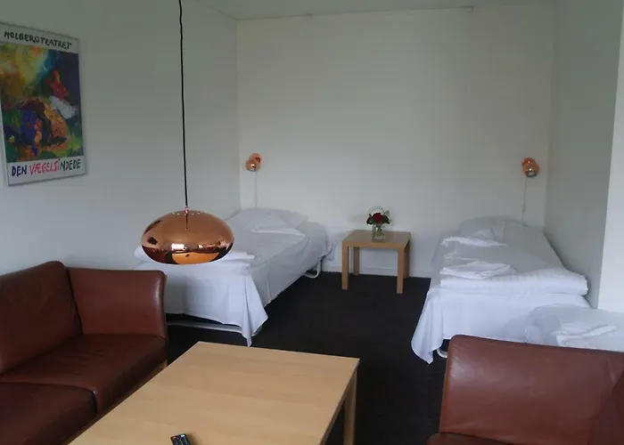 Emmaus Auberge de jeunesse *